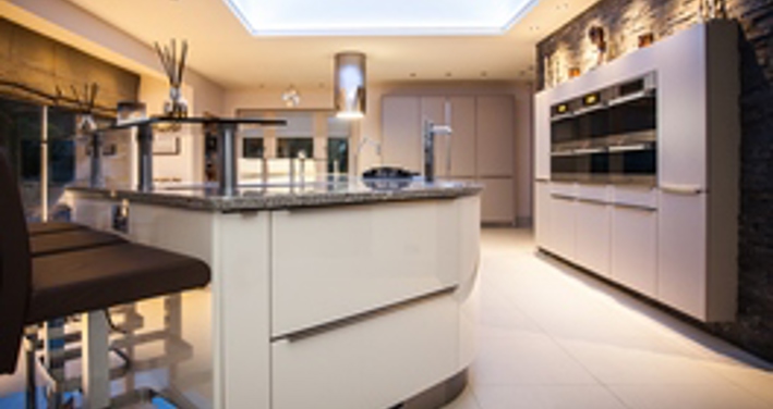 Gloss ivory & magic grey kitchen