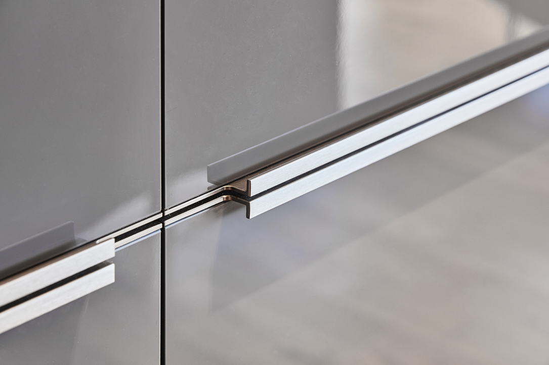 Grip kitchen handles