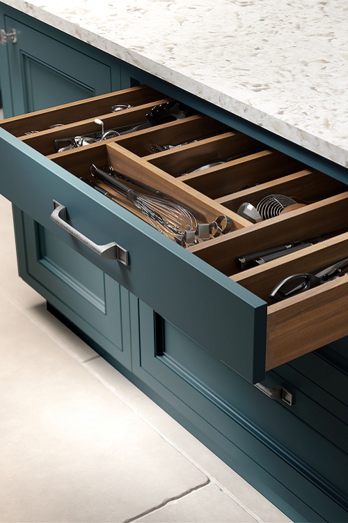 Caledonia kitchen cutlery draw