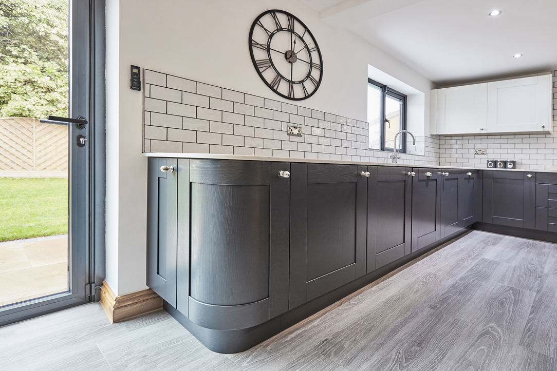 Curved bullnose kitchen end panel